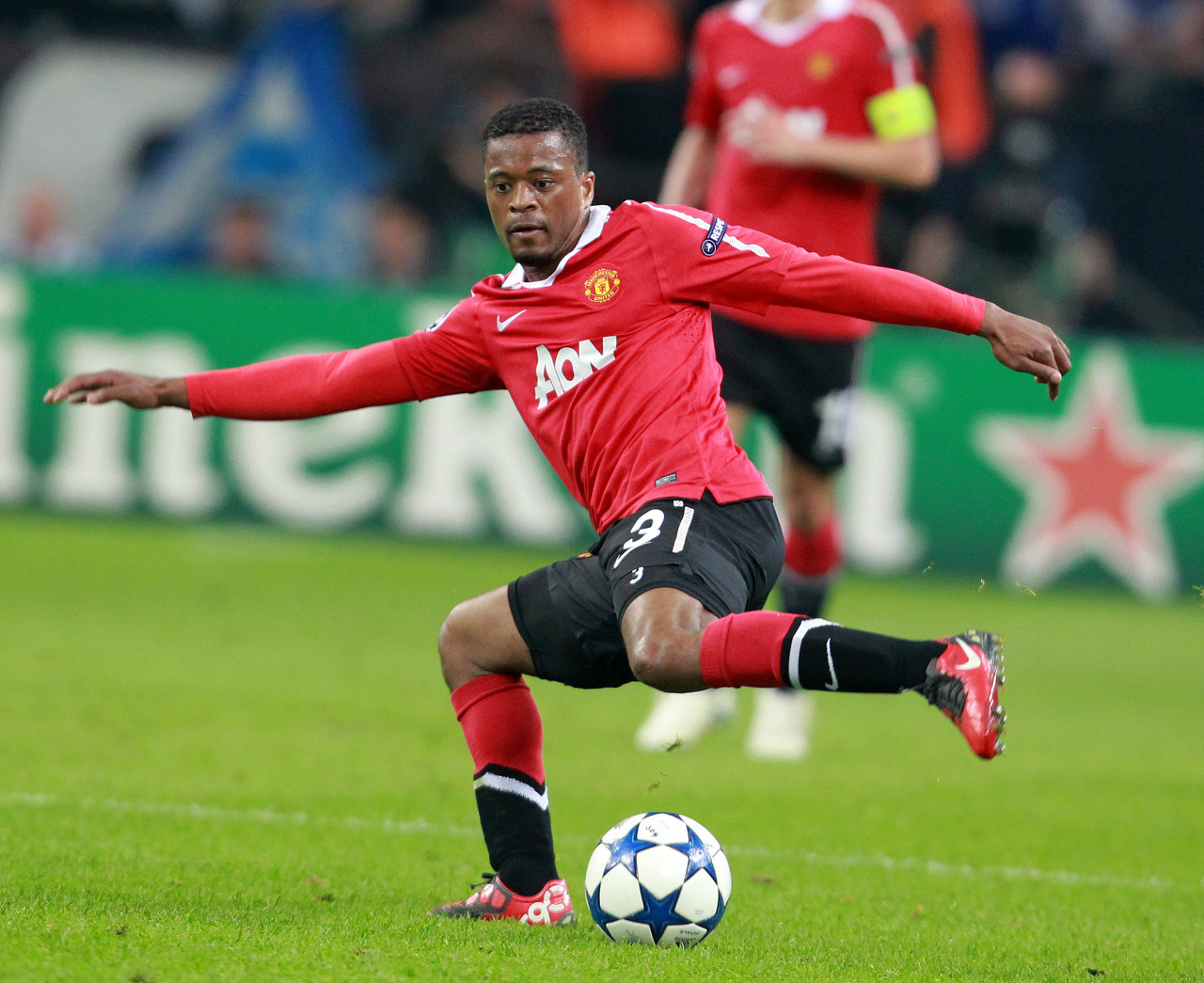 她有效地遏 她有效地遏